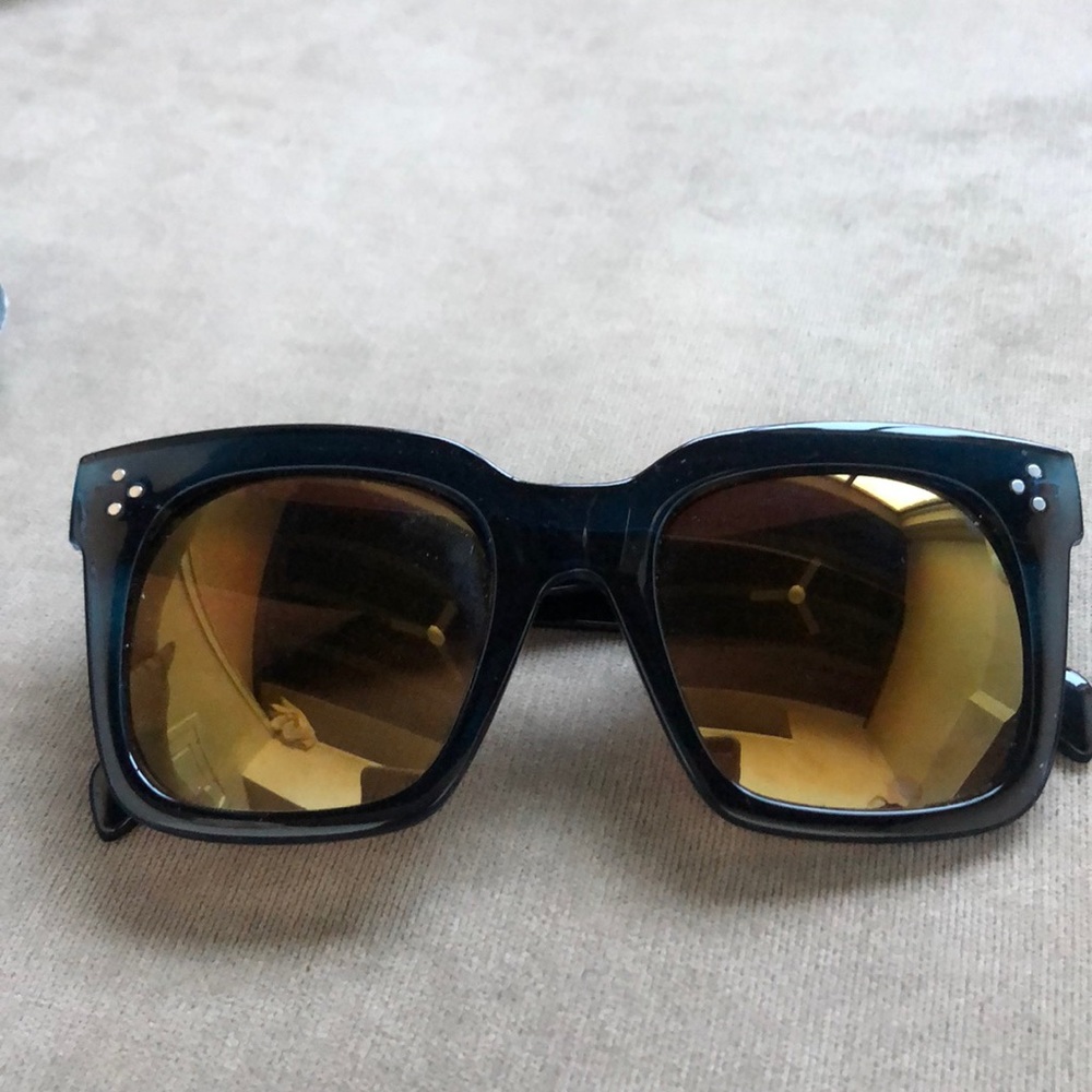 Oversized square sunglasses